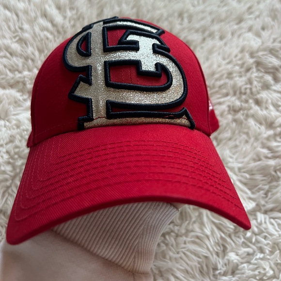 STL Cardinals Women’s New Era Hat - Picture 2 of 7